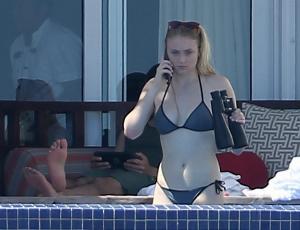 Sophie-Turner-Sexy-29-768x589.jpg Sophie Turner(Sansa Stark) Bikini